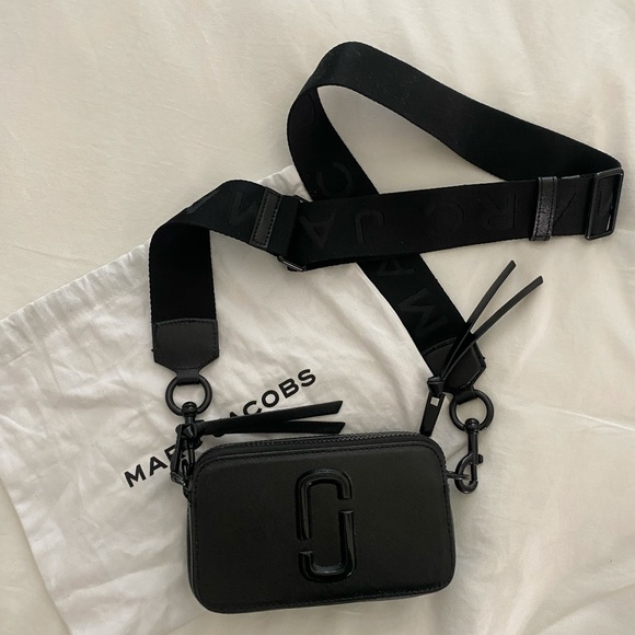 Marc Jacobs Handbags - Marc Jacobs Snapshot Bag